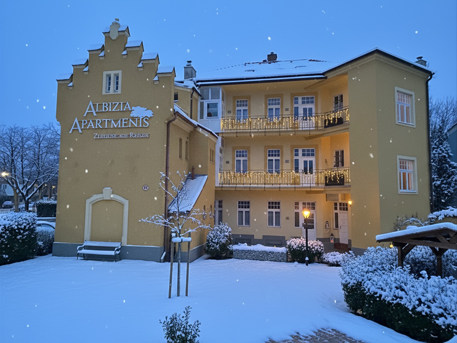 Зимний вид на апартаменты Albizia